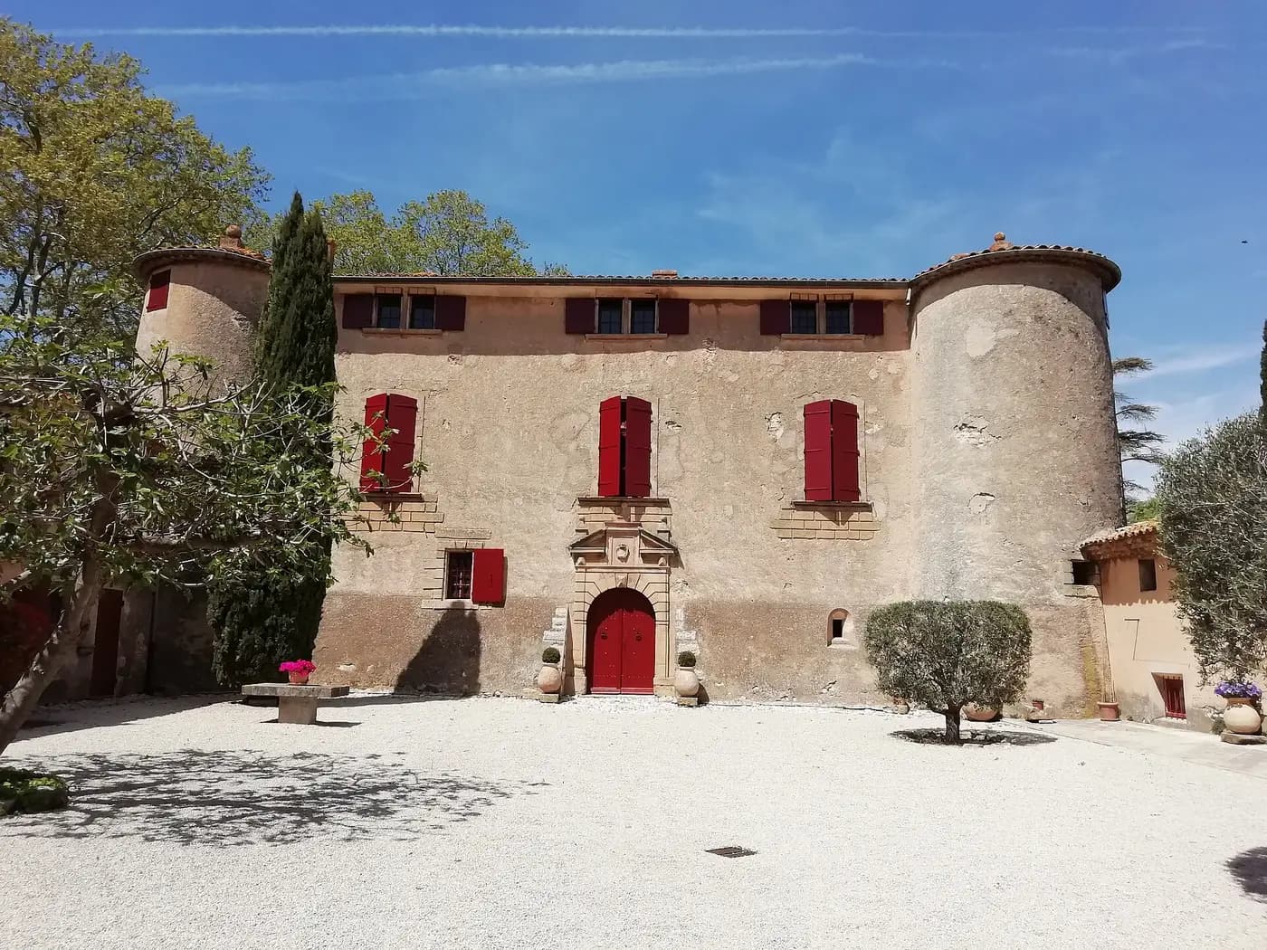 Le château de la Calade, à Puyricard, au nord d'Aix-en-Provence